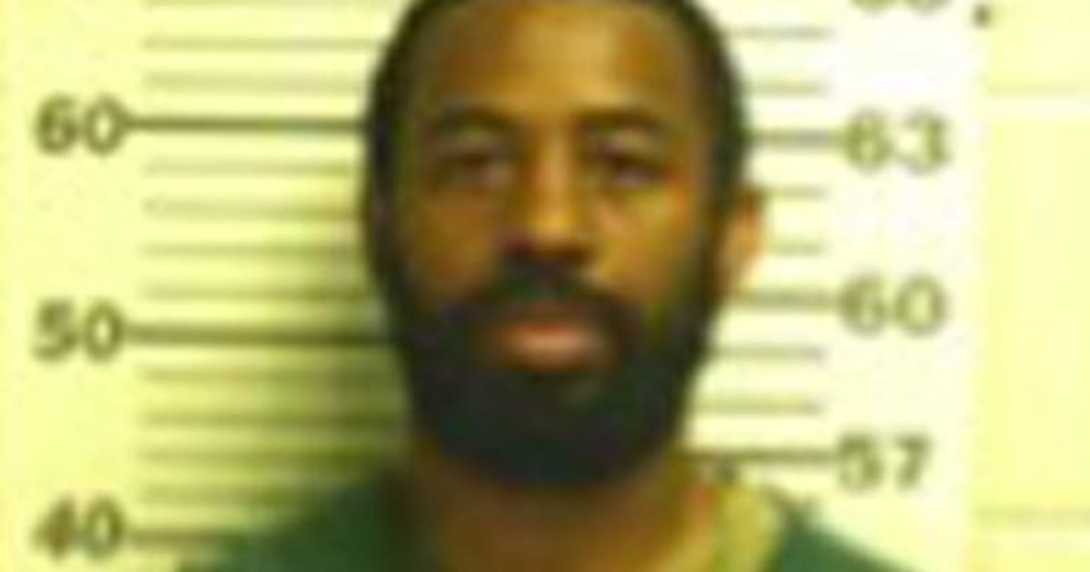 FBI offering reward for info. leading to arrest of bank robbery suspect ...