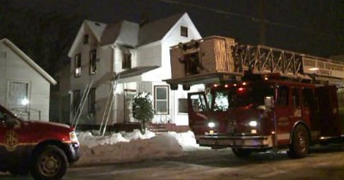 Family temporarily displaced after Christmas house fire in Racine ...
