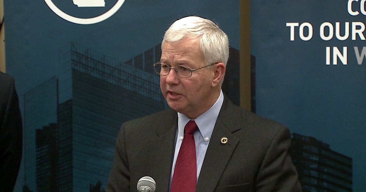 Dave Reed Hall Reed Hall, CEO of Wisconsin Economic Development Corporation announces ...