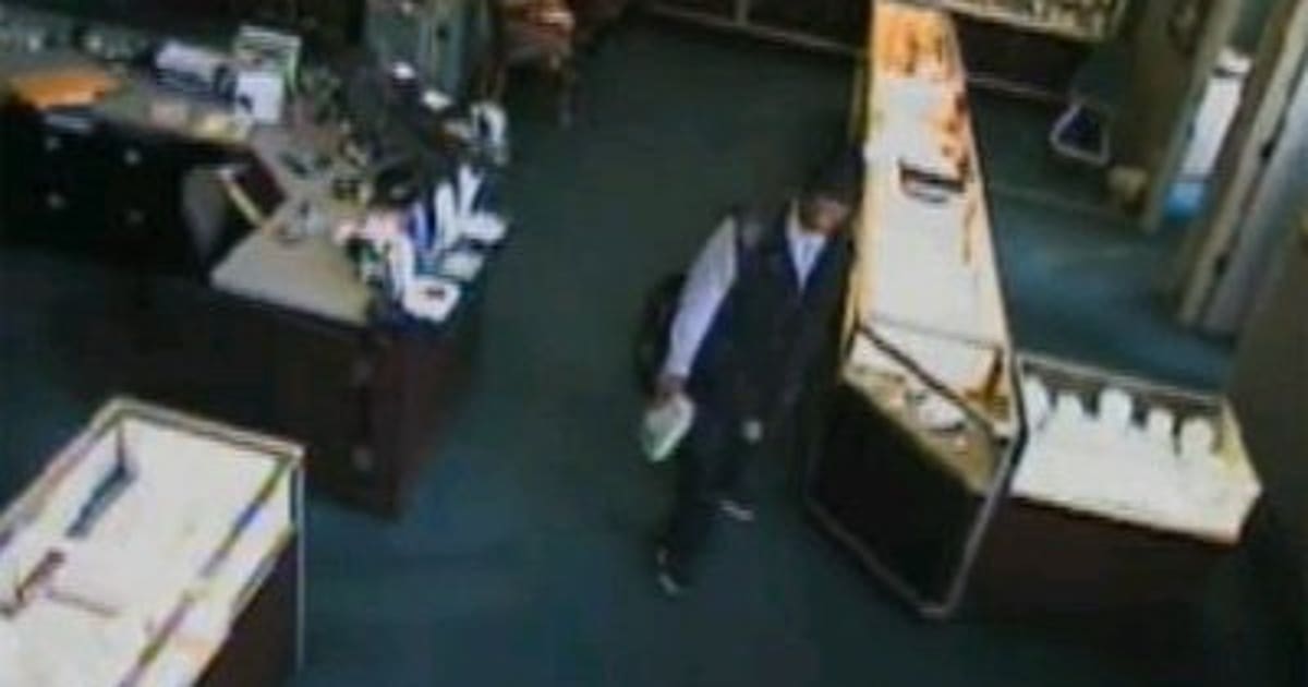 Milwaukee police need your help to identify jewelry robber | FOX6 Milwaukee