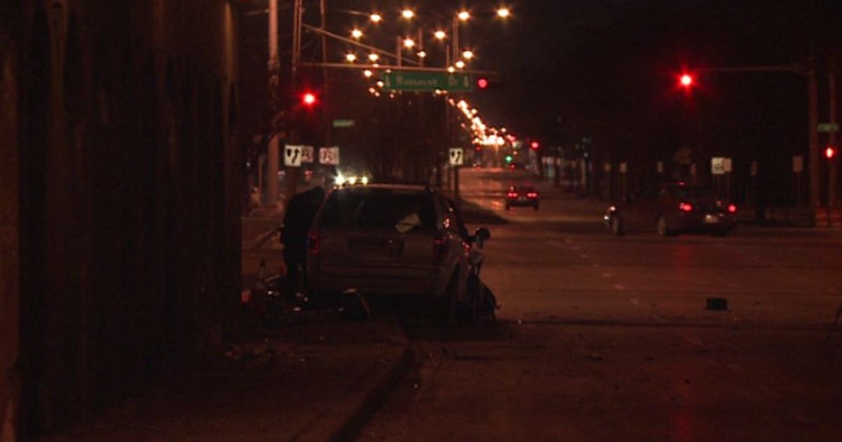 Driver sought: 2 injured, 1 seriously, following crash near 35th and ...