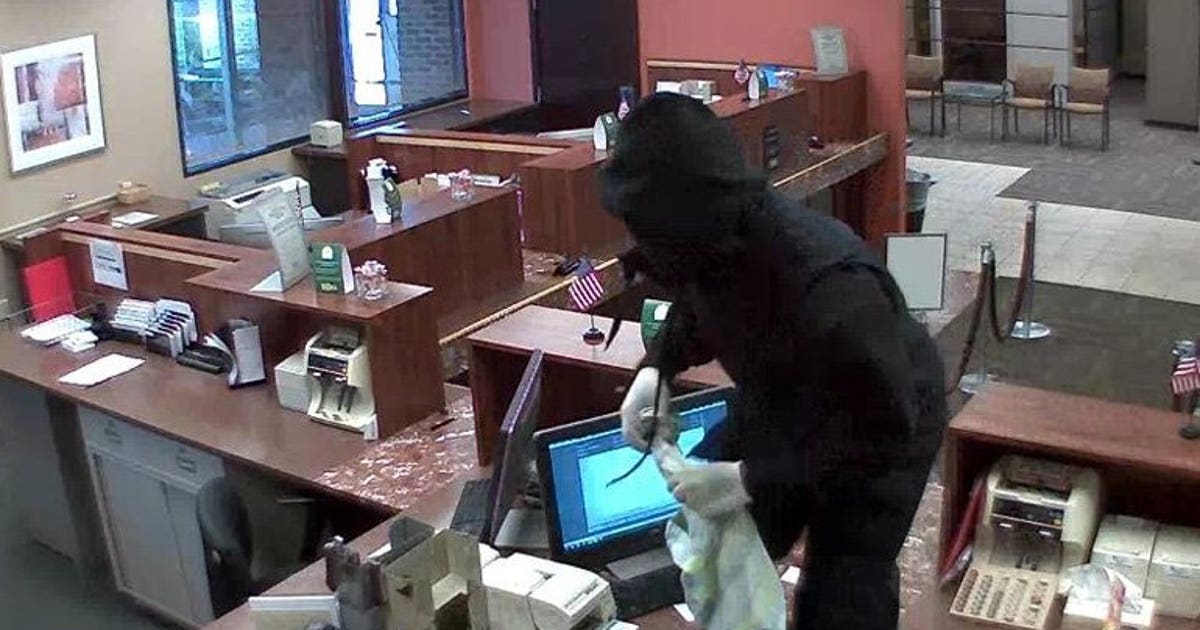 Reward: FBI offers $20,000 for capture of two bank robbery suspects ...