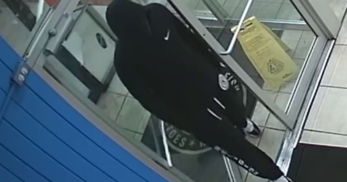 Caught on camera: Milwaukee police need help identifying armed robbery ...