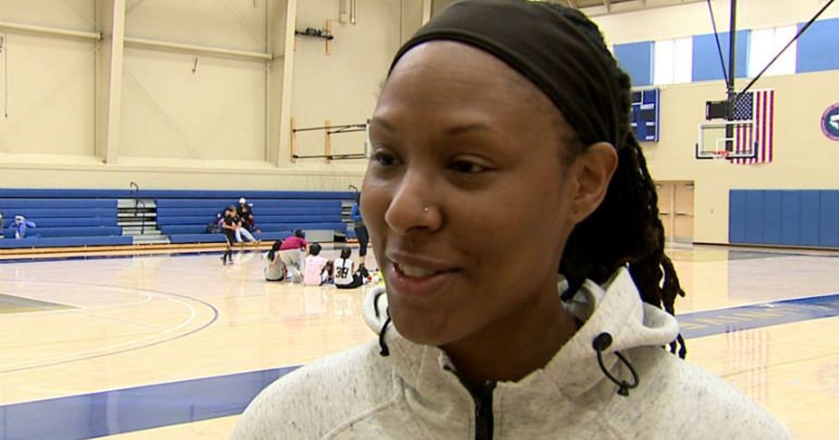 WNBA star Chamique Holdsclaw 