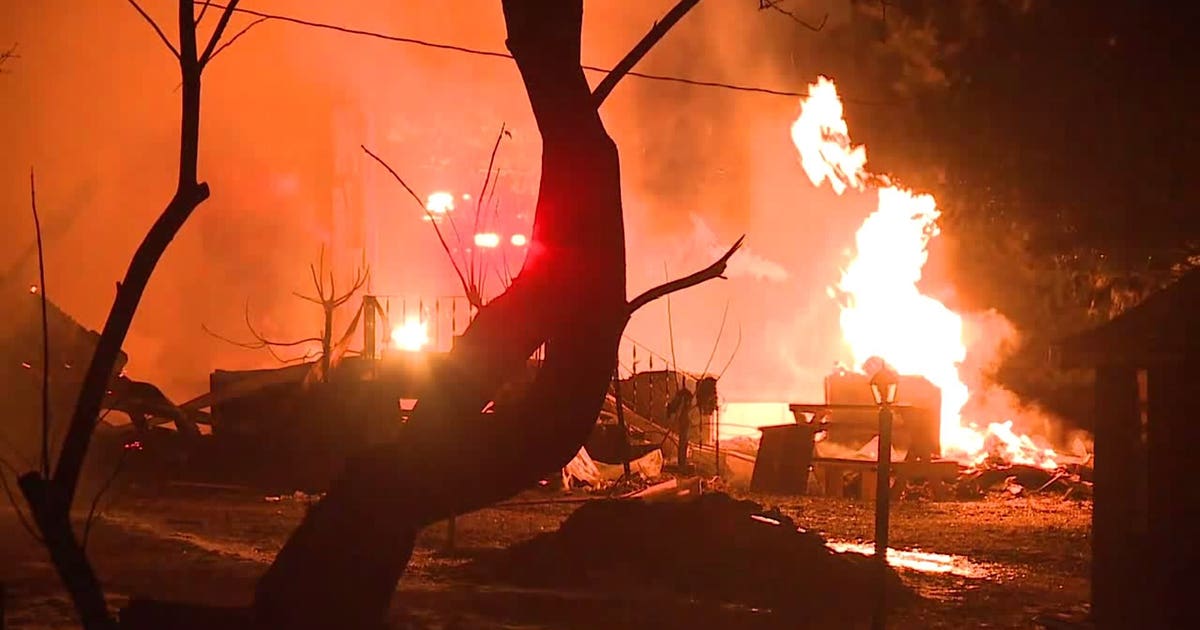 Total loss: Fire destroys home in Village of Summit, cause under ...