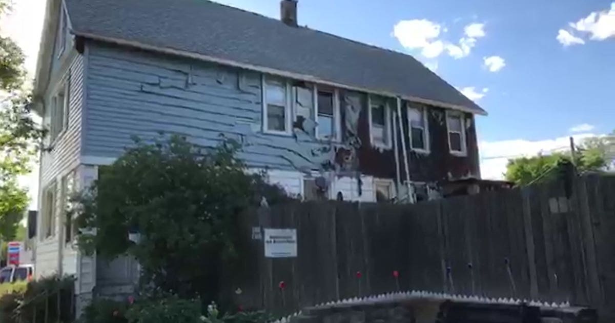 Milwaukee officials respond to garage fire near 34th and Park Hill ...