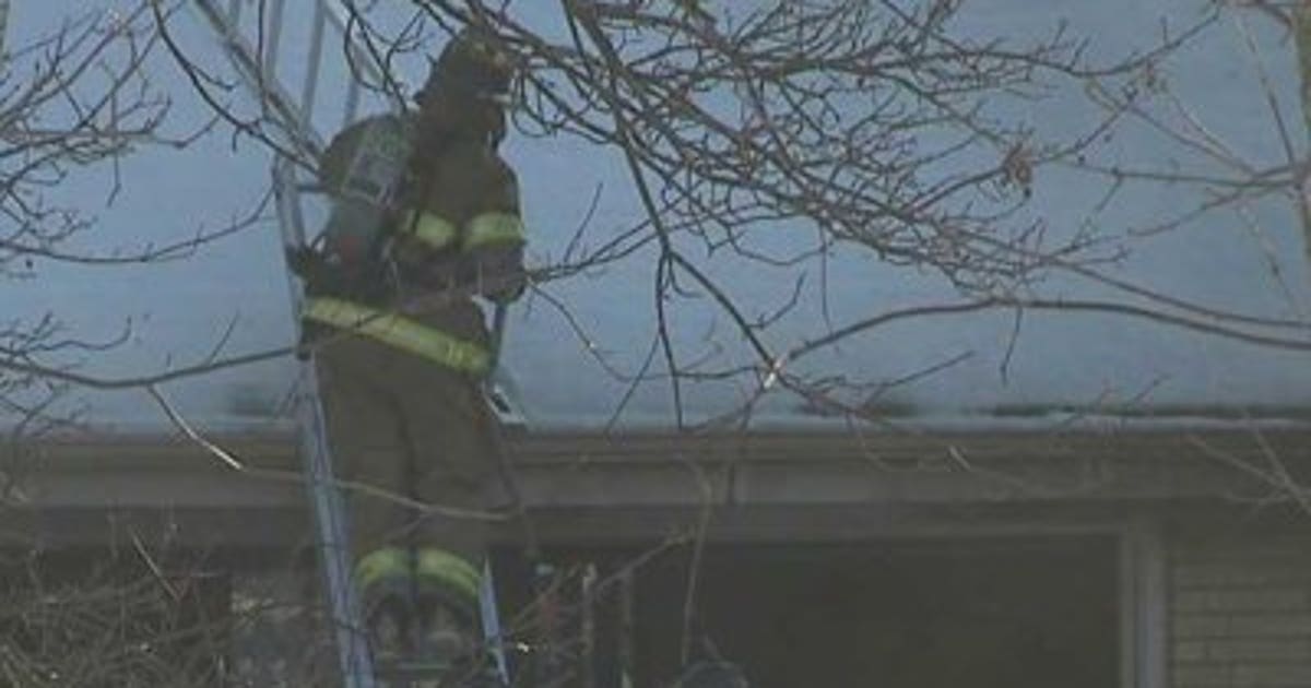 Fire crews battle house fire in Menomonee Falls | FOX6 Milwaukee