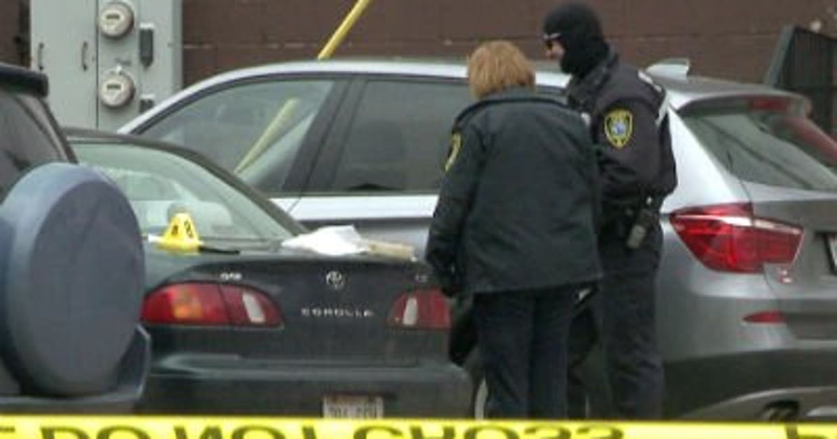 Woman shot while sitting in car in Milwaukee alley | FOX6 Milwaukee