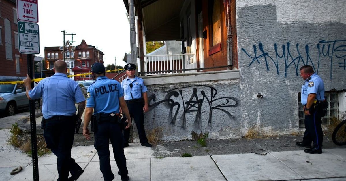 6 police officers shot in Philadelphia standoff that 'could have been ...