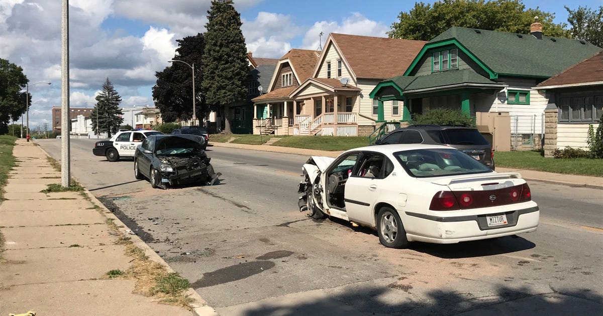 MPD: 1 hurt following multi-vehicle crash near 35th and Auer | FOX6 ...