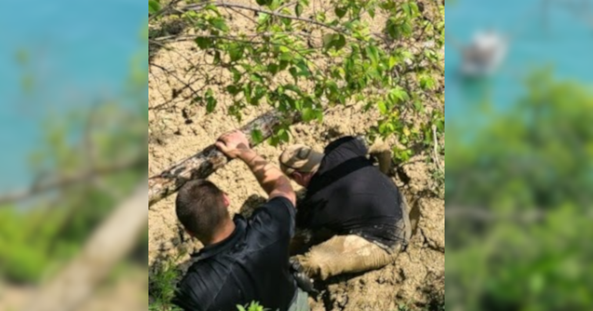 Racine County sheriff's deputies rescue man from cliff | FOX6 Milwaukee