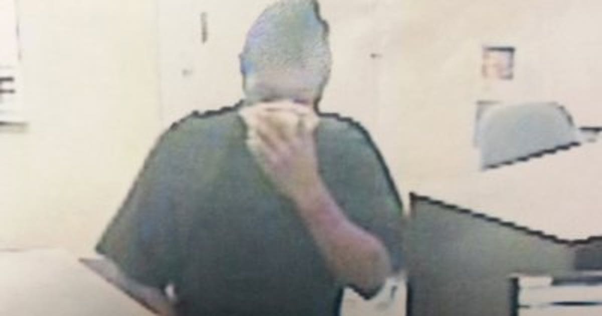 Waukesha police seeking suspect in armed bank robbery | FOX6 Milwaukee