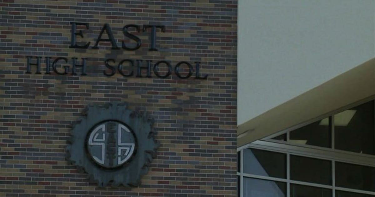 A unanimous vote: School Board says "no" to proposed merger of West ...