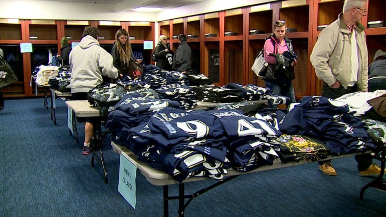 Stock up your stockings with the Brewers' annual clubhouse sale