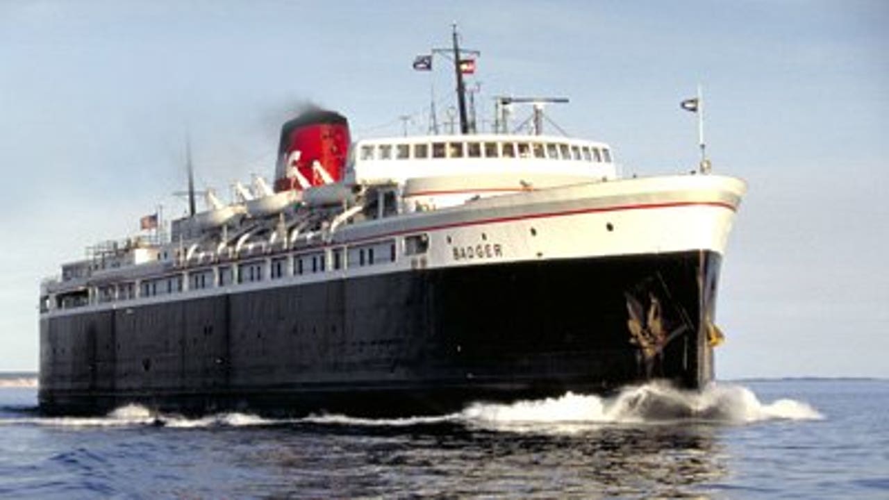 Lake Michigan Car Ferry Extends Season   Badger Underway 