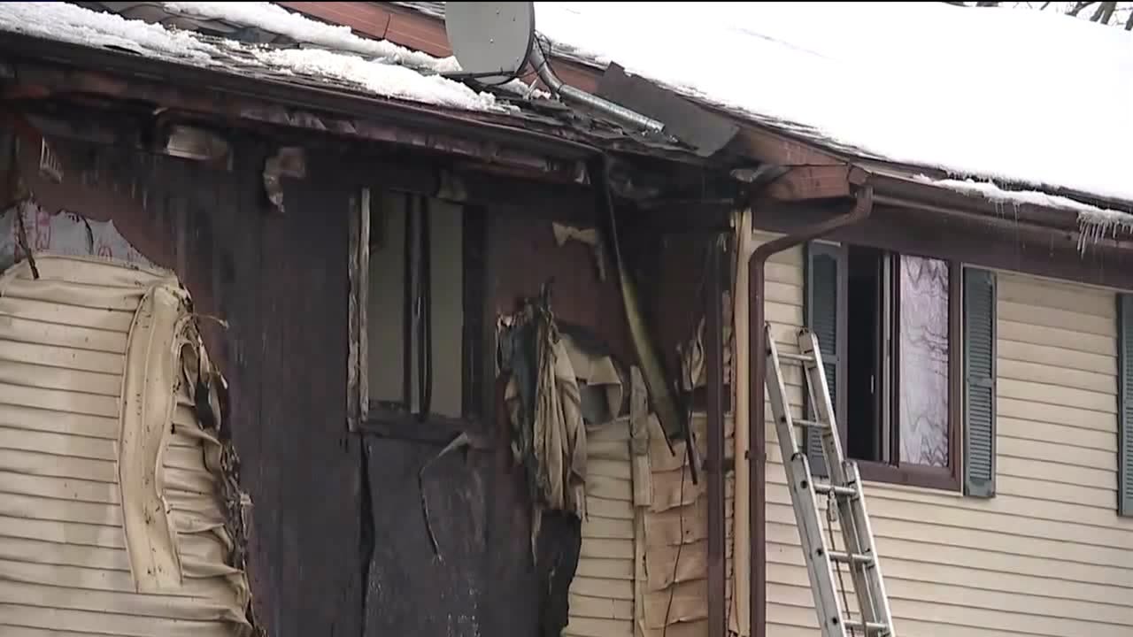 Beaver Dam firefighters rescue 2 people from apartment fire, including