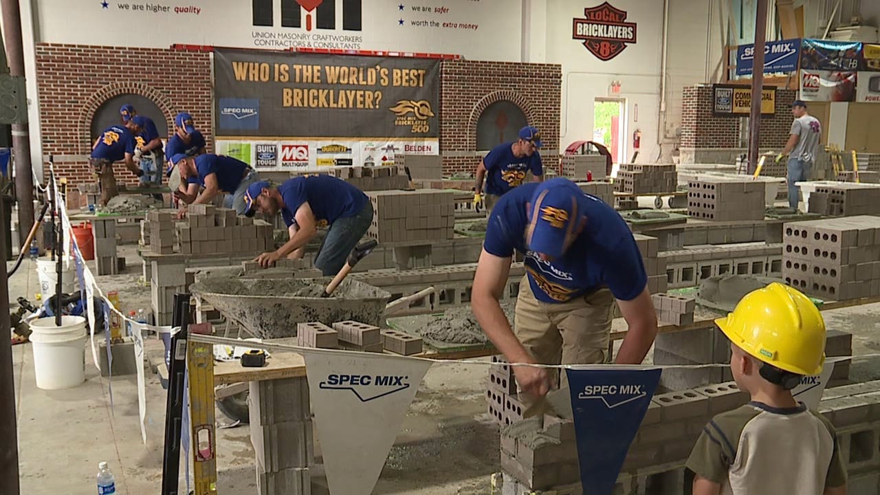 Bricklaying competition comes to New Berlin; winners lay 488 bricks in