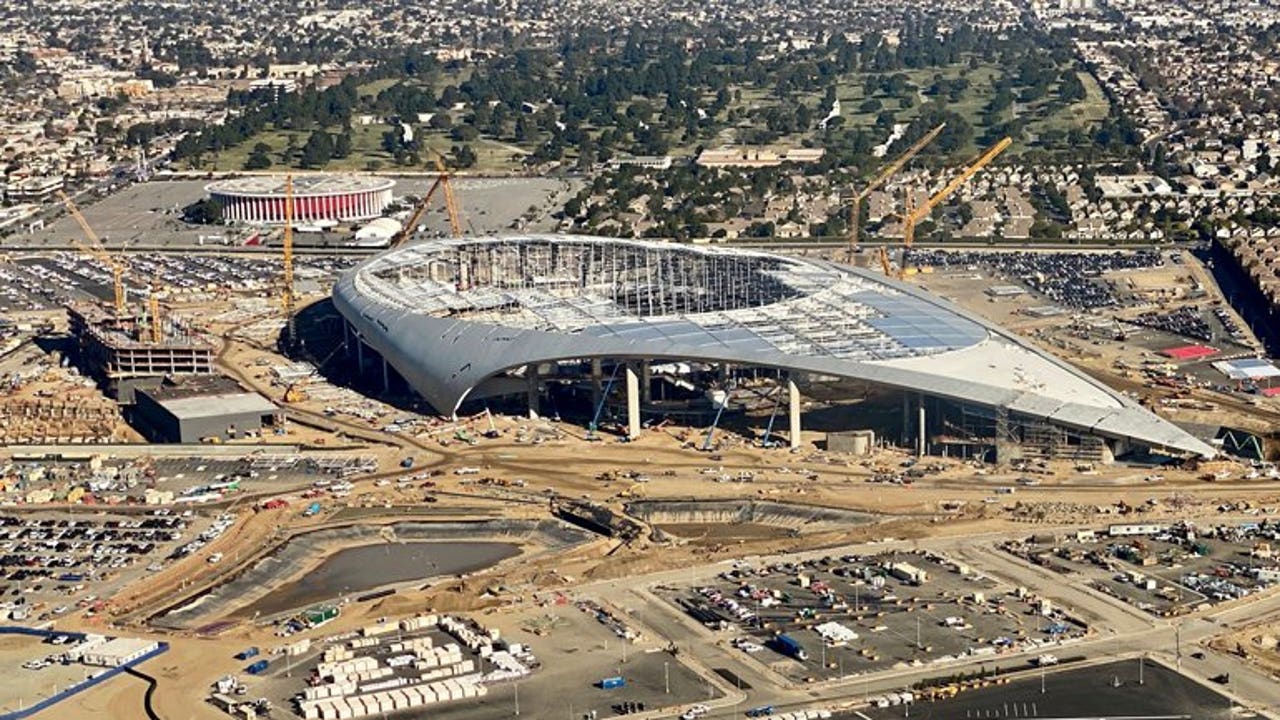 Sofi stadium. Лос Анджелес Sofi Stadium. Стадион Sofi в Лос Анджелесе. Стадион в Лос Анджелесе новый. Стадион в Лос Анджелесе Софи достроен или нет.
