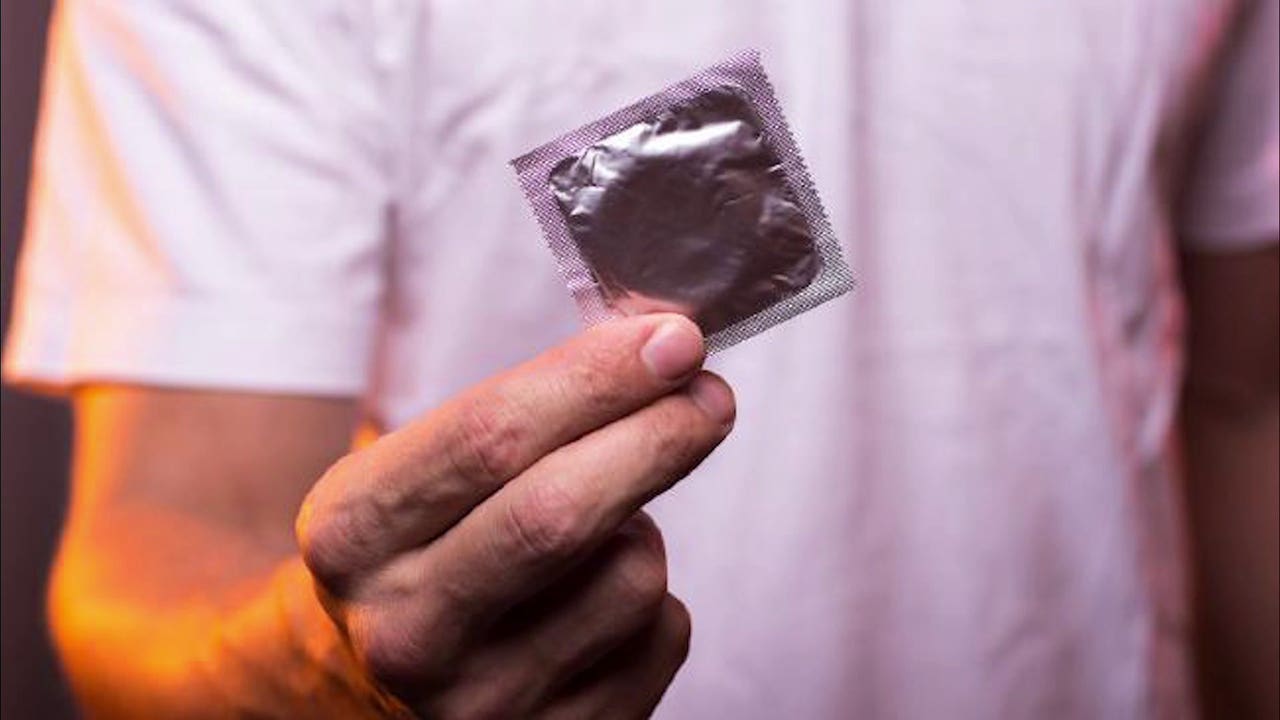 Stealthing Trend Men Encourage Other Men To Take Off Condoms During Sex 