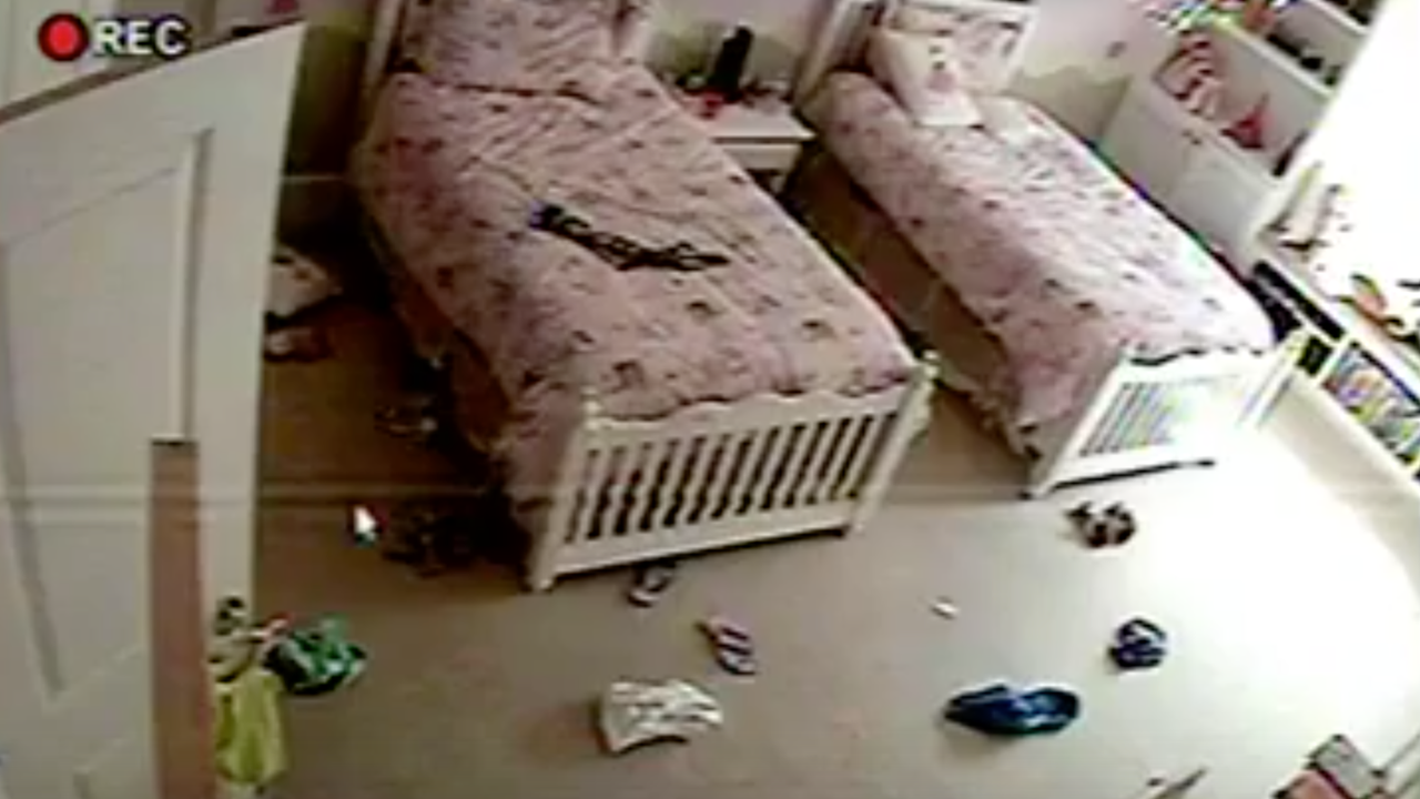 Webcam Nightmare Mom Finds Young Daughters Bedroom On Live Streaming App