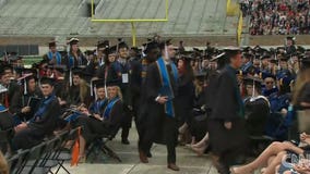 Graduates walk out on VP Mike Pence at Notre Dame commencement