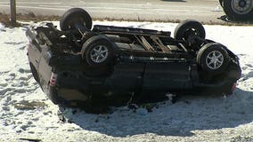 Driver suffers minor injuries in rollover crash on I-94 EB at 35th Street