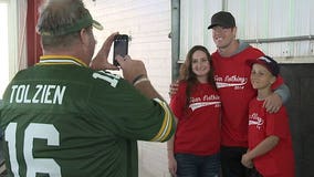 Scott Tolzien, young Jaxson Hinkens form unique bond in tough time