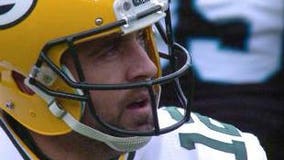 Packers QB Aaron Rodgers limited in practice with right shoulder injury