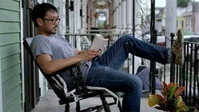 New Facebook video ad celebrates 1 billion users, chairs