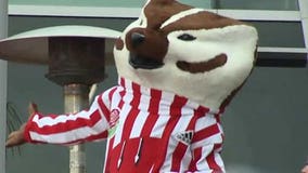 Badgers' fans gather for Rose Bowl pep rally in Pasadena