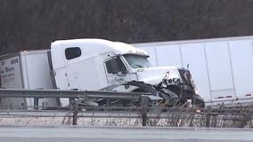 Semi crashes on I-43 near Good Hope due to 'extremely icy' roads, MCSO says