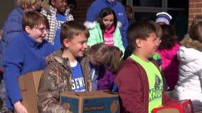 Oak Creek elementary schools have friendly food competition to help the hungry