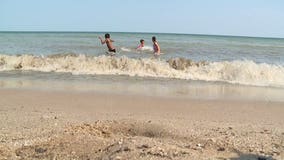 'Lake Michigan feels great:' Heat doesn't stop people from enjoying State Fair, Bradford Beach