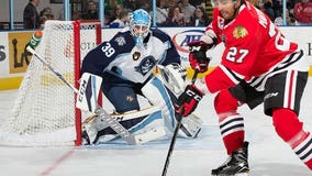 Lindback backstops Ads to win against IceHogs, 3-1