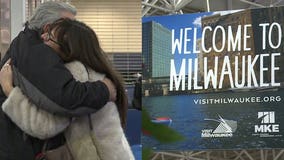 Holidays 'an emotional time' at Mitchell Airport, as families say 'hello' and 'goodbye' ✈️🎄