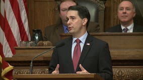 Lawmaker: Gov. Scott Walker owes apology to single parents