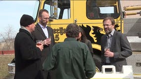 After contentious election, Chris Abele, Theo Lipscomb share toast at beer garden announcement