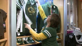 Big travel day: Packers fans fly out to Seattle for NFC Championship game