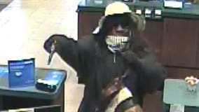 Police seeking suspect in BMO Harris robbery in Brookfield