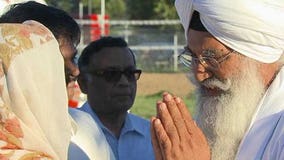 Brookfield high priest provides comfort for Sikhs at shooting scene