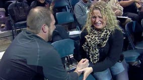 Man pops the question to girlfriend during Milwaukee Bucks "Mistletoe Cam"