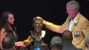 Favre 4 Ever A Legend: Brett Favre inducted into Pro Football Hall of Fame