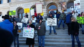 Supporters of Steven Avery, Brendan Dassey protest at Manitowoc Co. Courthouse