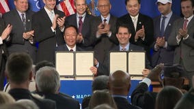 "Turning point for southeast Wisconsin:" Gov. Scott Walker, Foxconn leader sign plant contract