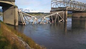 'Boom,' then shudder, first sign of problem on Washington bridge