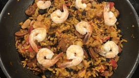Hate doing dishes? Here's a 1-pan Spanish Paella with chicken, chorizo and shrimp
