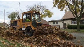 Milwaukee leaf collection deadline extended through Dec. 1, 2024