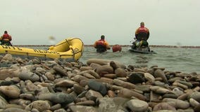 Milwaukee Fire Department Dive team train for water rescues in Lake Michigan