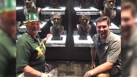 "Two hours and 15 minutes:" Fans wait in long line in Canton to catch a glimpse of Favre's HOF bust