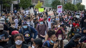 Protesters converge on White House for 2nd straight day